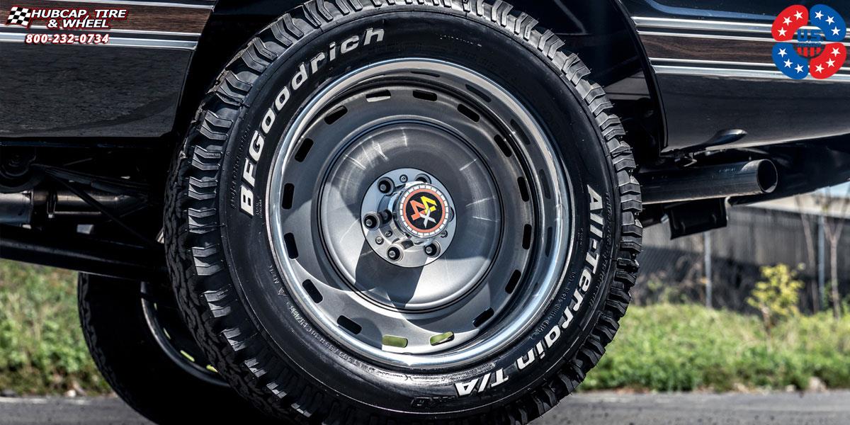 vehicle gallery/chevrolet c10 us mags scottsdale u440 20X9  Gunmetal Grey w/ Black Striping | Polished Lip wheels and rims